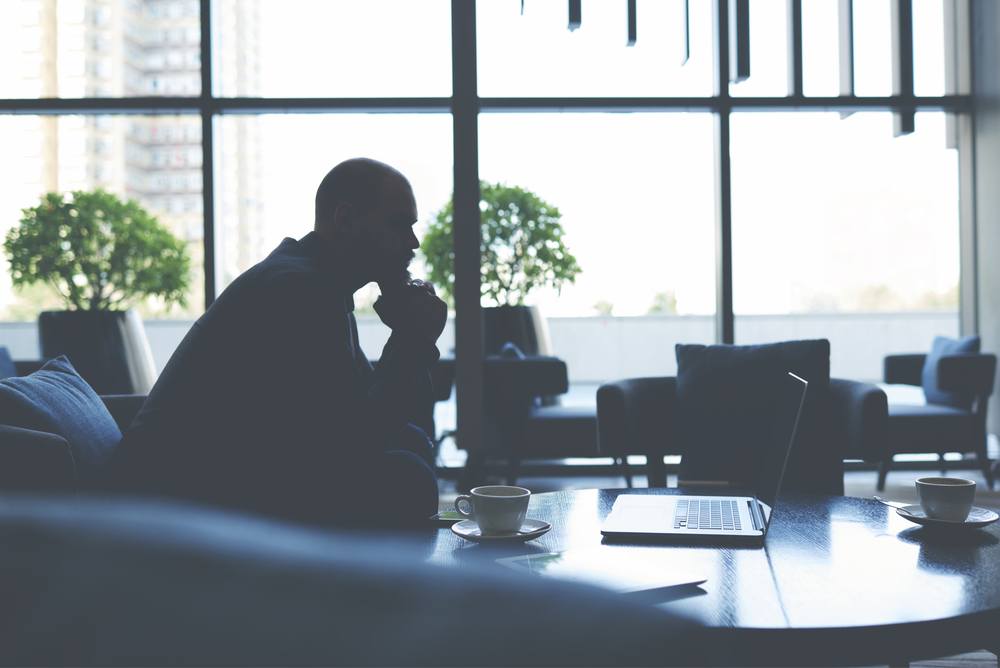 Empreender adquirindo uma empresa pronta: vantagens e procedimento